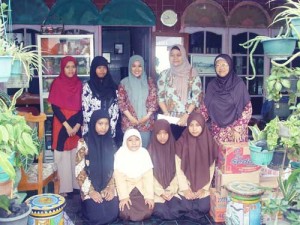 simply-jumat-peduli-desember-2012-c