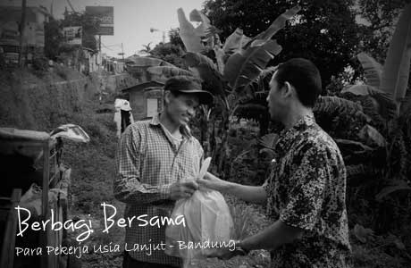 Jum’at Peduli Bandung – Berbagi Bersama Para Pekerja Usia Lanjut