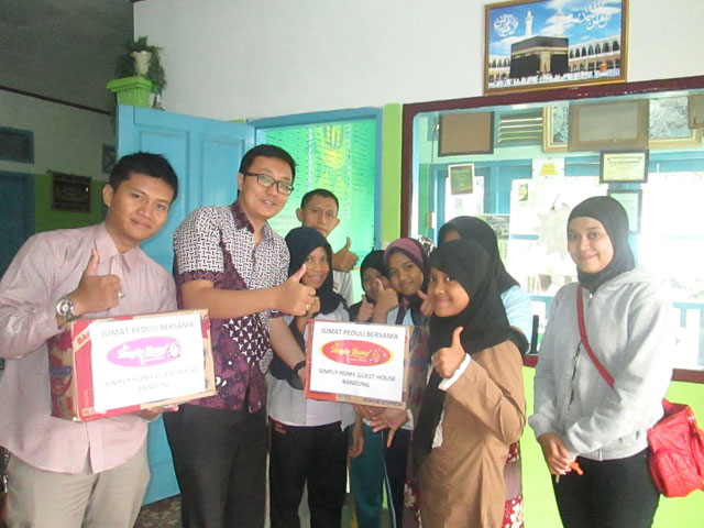 Jumat Peduli Simply Homy Bandung Di Panti Sosial Asuhan Anak Muhammadiyah Cabang Sumur Bandung