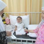 csr simply homy bandung memberikan santunan kepada almira pengidap leukemia