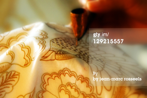 Tips Mencuci dan Merawat Baju Batik Kesayangan